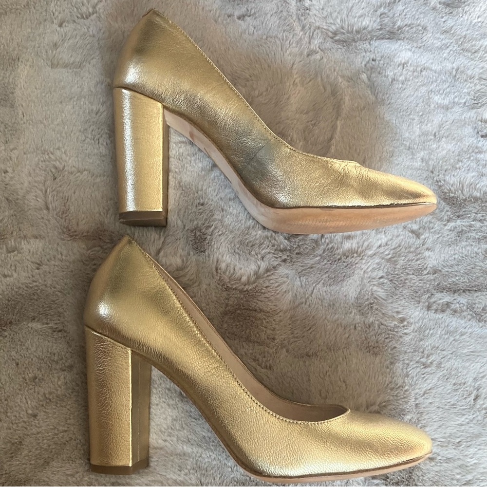 Louise et Cie Jianna gold block heel pump Sz 5